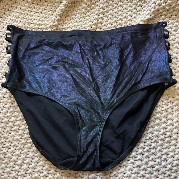 Cacique holographic sparkle bikini - Picture 6 of 7